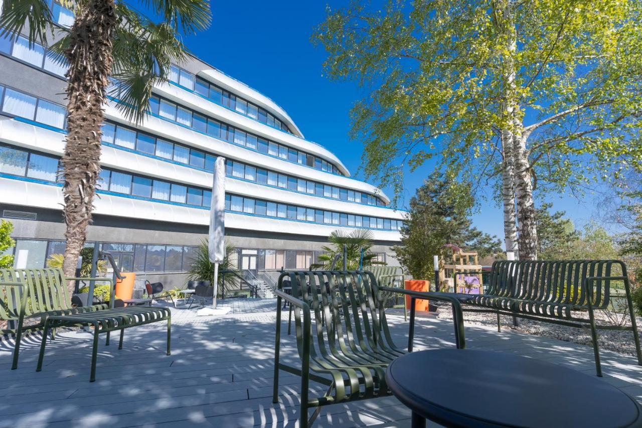 Novotel Poitiers Site Du Futuroscope Чассенеуил-Ду-Поитоу Экстерьер фото